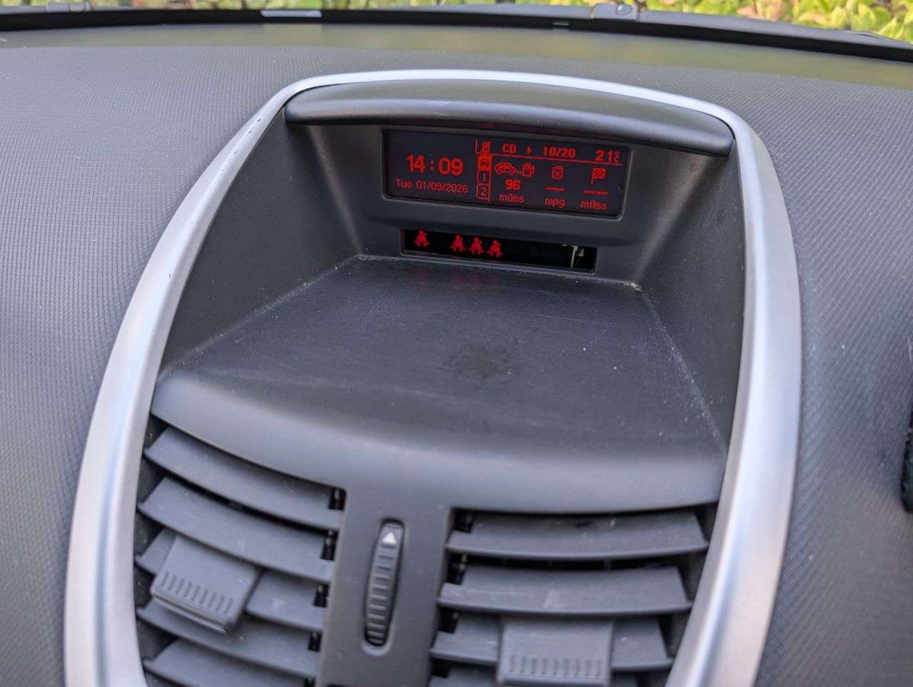 2012 PEUGEOT 207 SW 2012 PEUGEOT 207 SW