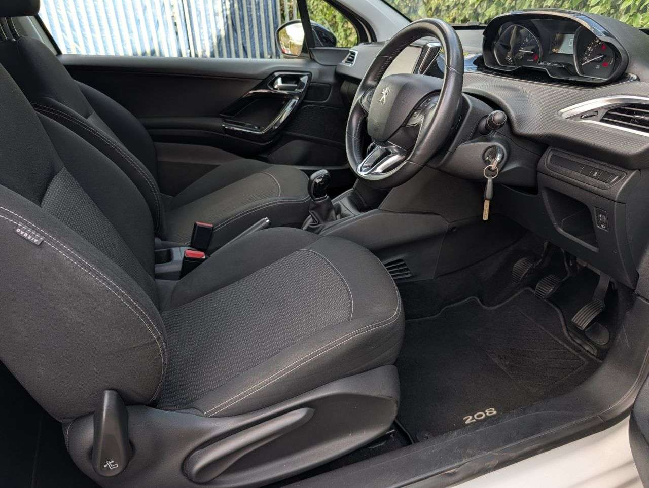 2017 PEUGEOT 208 2017 PEUGEOT 208