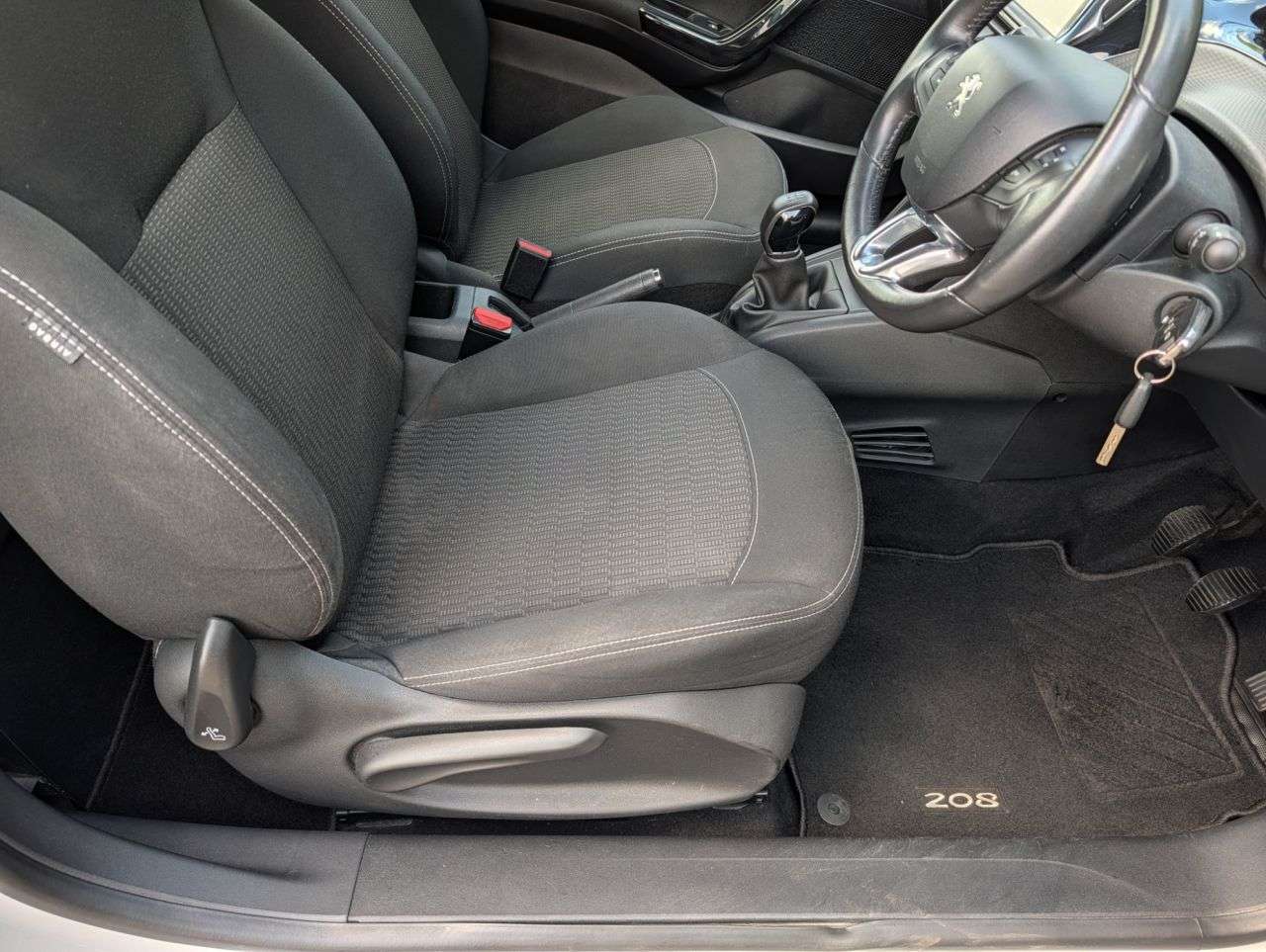 2017 PEUGEOT 208 2017 PEUGEOT 208