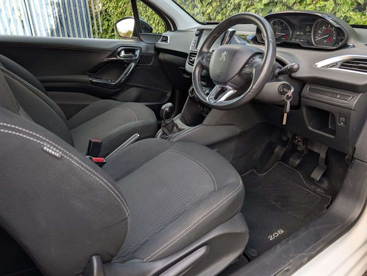 2017 PEUGEOT 208 2017 PEUGEOT 208