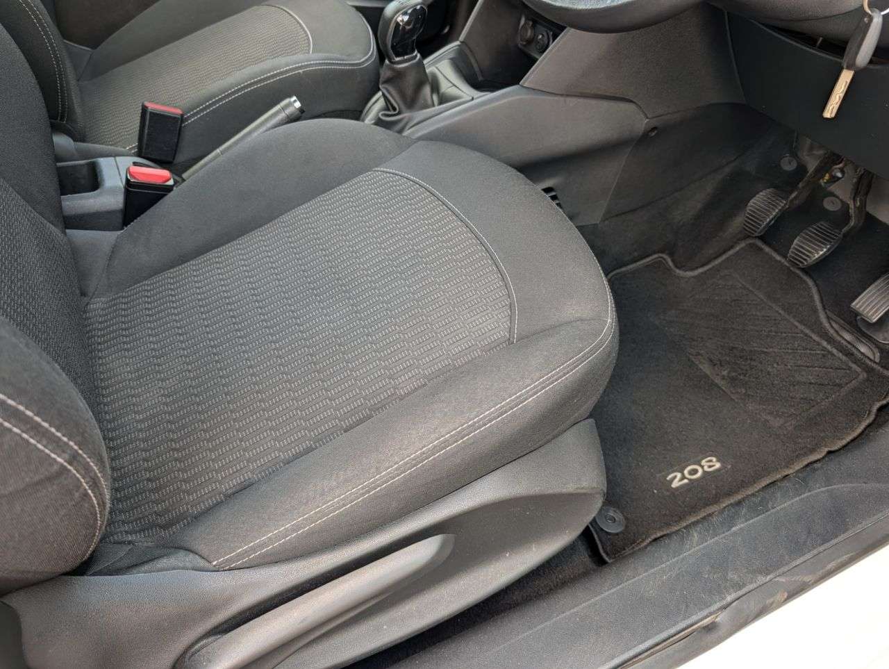 2017 PEUGEOT 208 2017 PEUGEOT 208