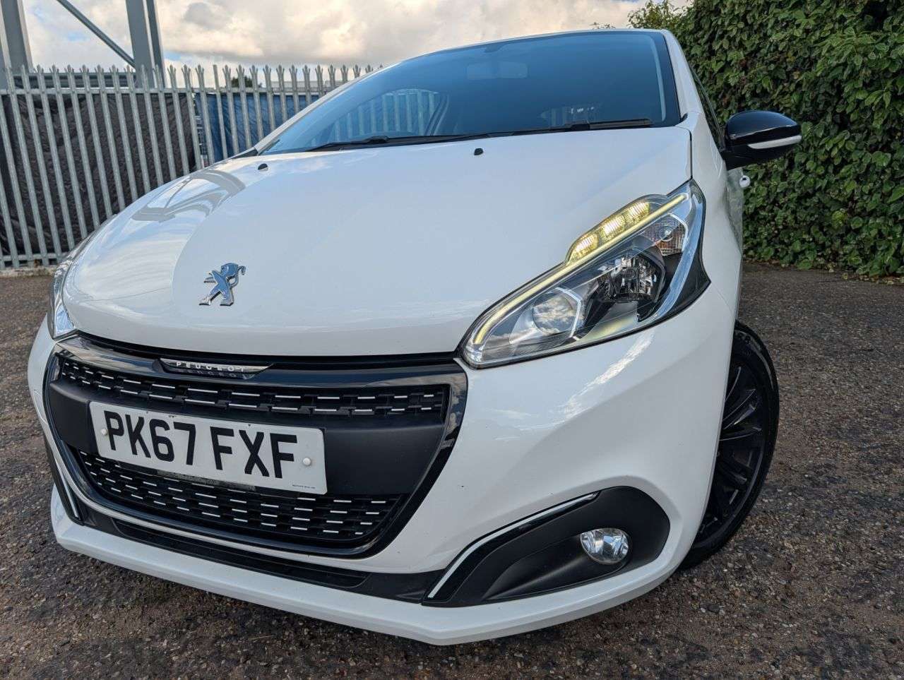 2017 PEUGEOT 208 2017 PEUGEOT 208