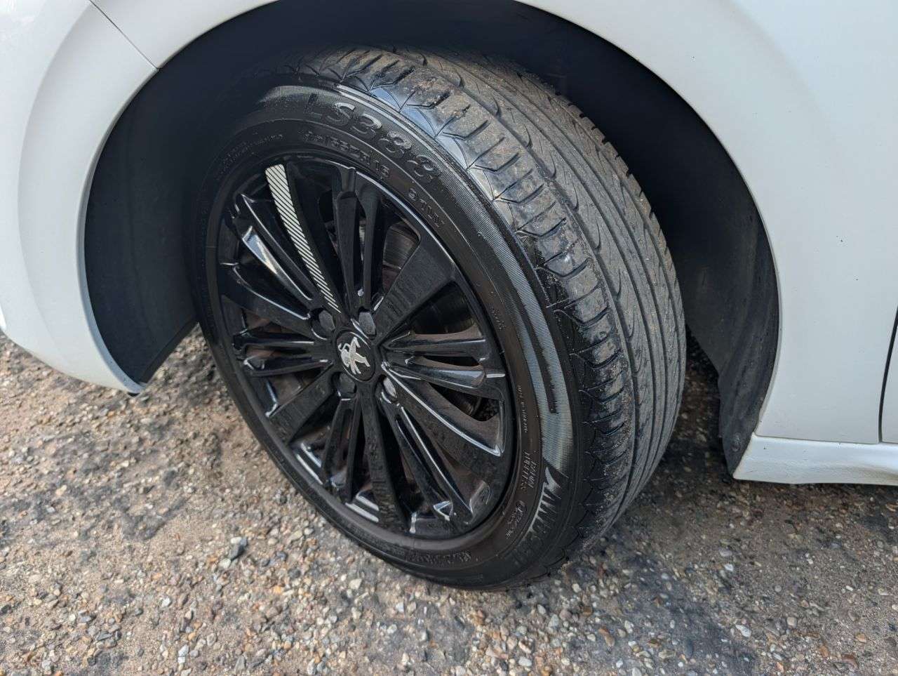 2017 PEUGEOT 208 2017 PEUGEOT 208