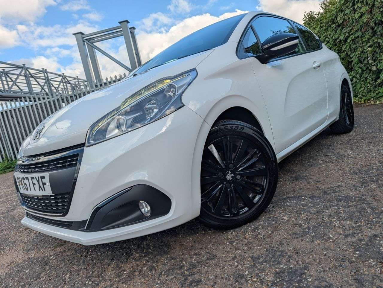 2017 PEUGEOT 208 2017 PEUGEOT 208