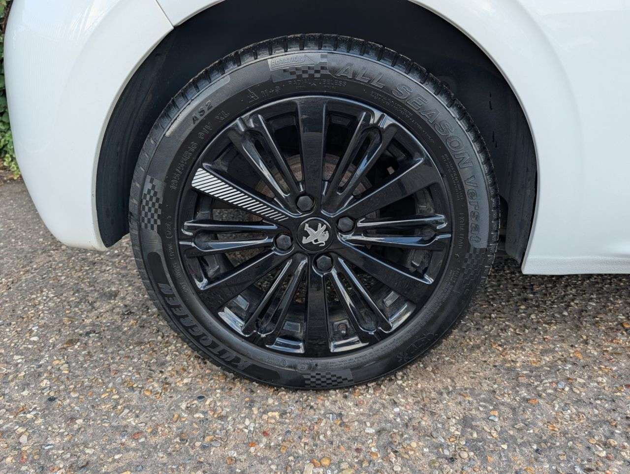 2017 PEUGEOT 208 2017 PEUGEOT 208