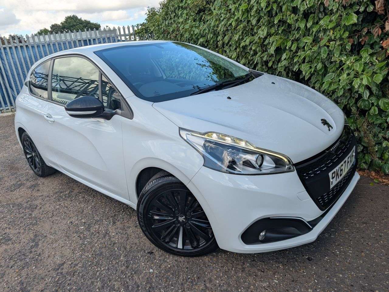 2017 PEUGEOT 208 2017 PEUGEOT 208