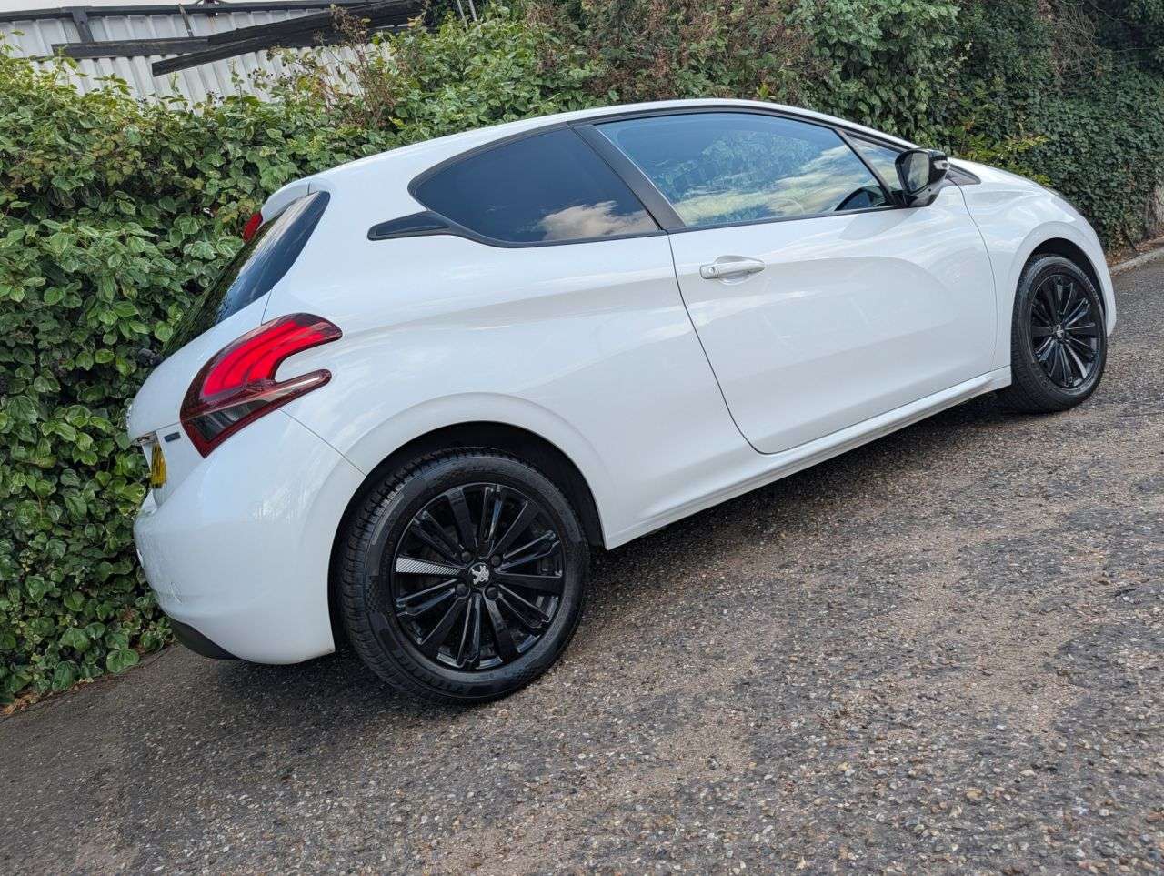 2017 PEUGEOT 208 2017 PEUGEOT 208