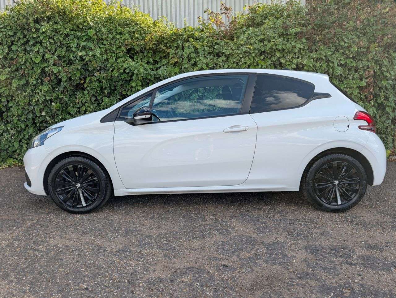 2017 PEUGEOT 208 2017 PEUGEOT 208