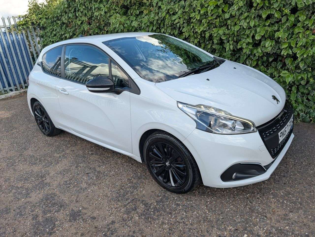 2017 PEUGEOT 208 2017 PEUGEOT 208