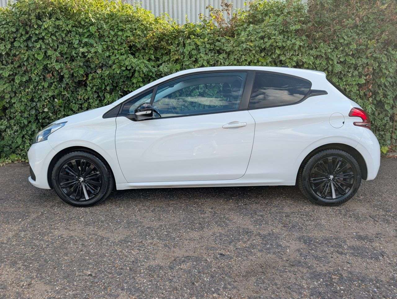 2017 PEUGEOT 208 2017 PEUGEOT 208