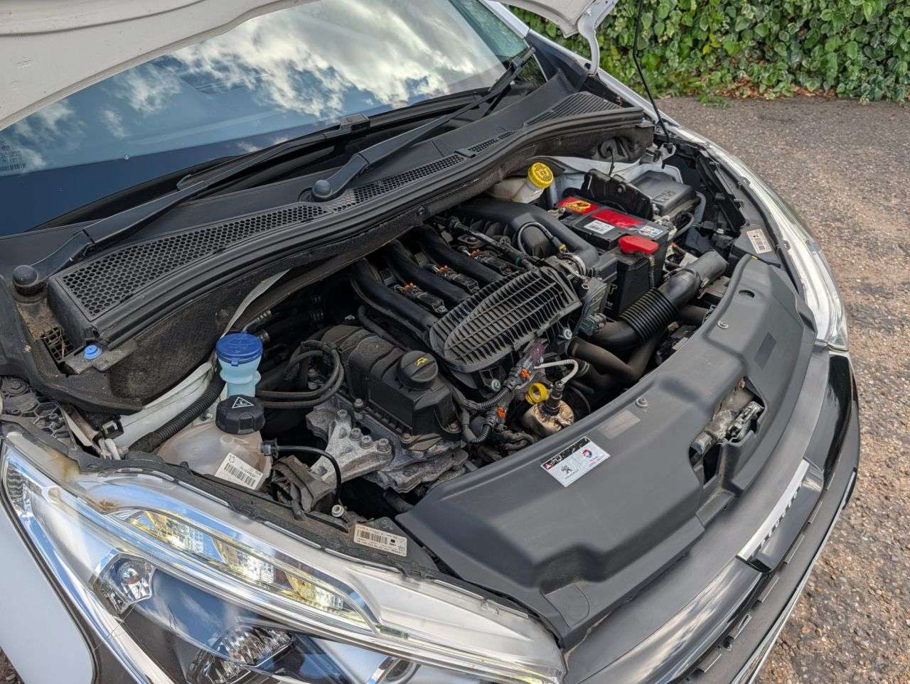 2017 PEUGEOT 208 2017 PEUGEOT 208