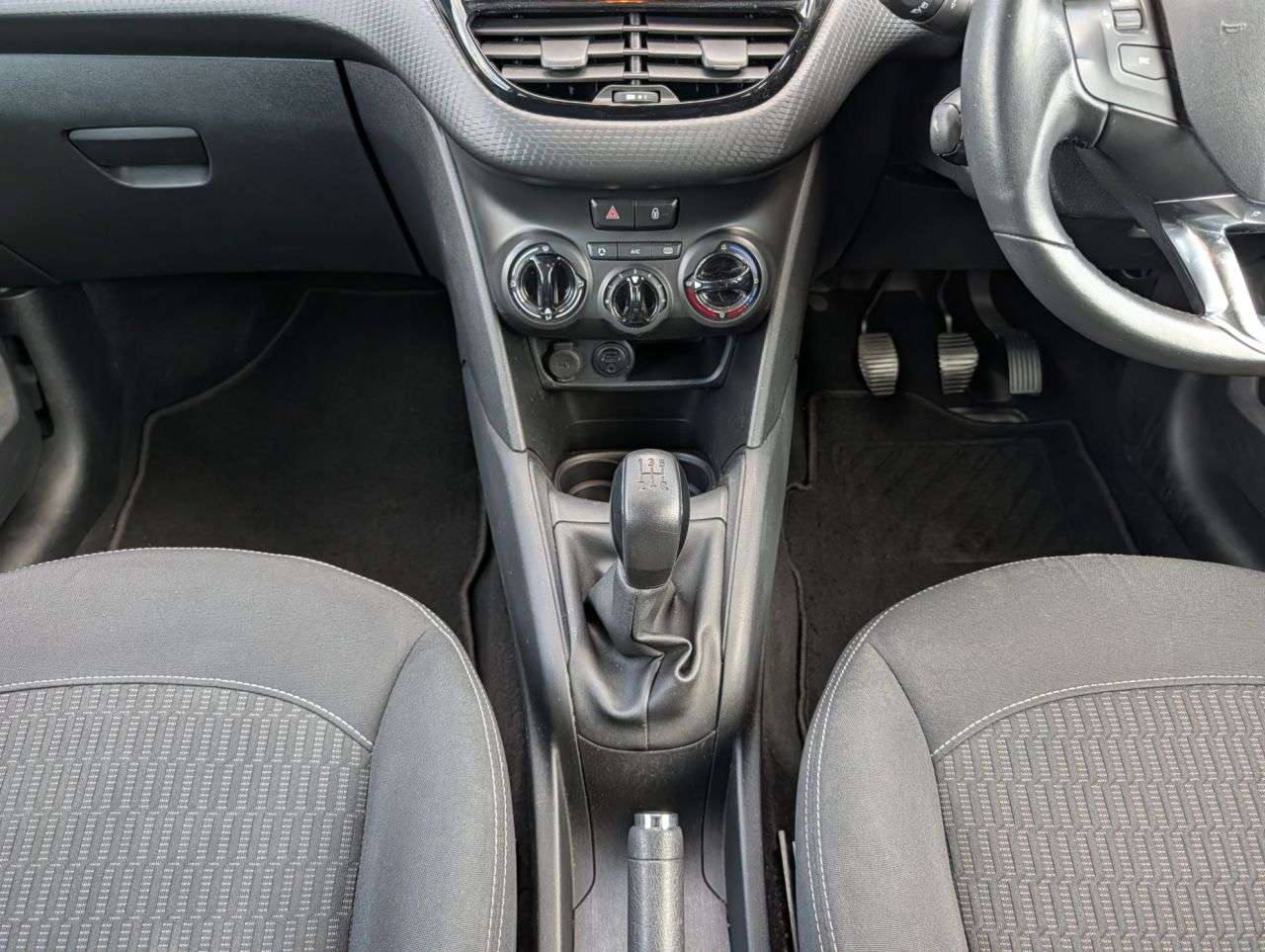 2017 PEUGEOT 208 2017 PEUGEOT 208