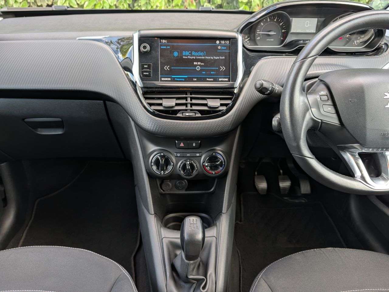 2017 PEUGEOT 208 2017 PEUGEOT 208