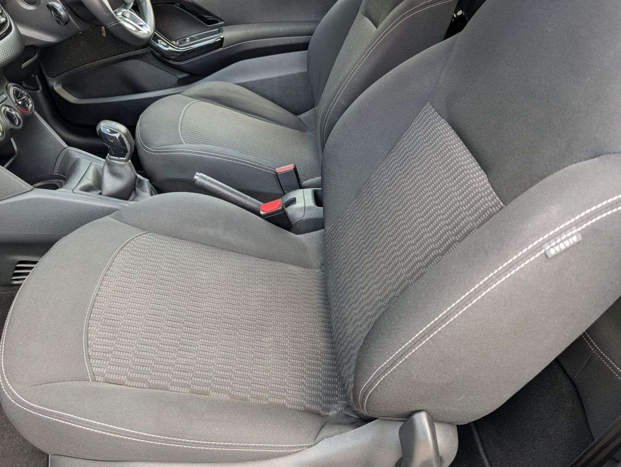 2017 PEUGEOT 208 2017 PEUGEOT 208