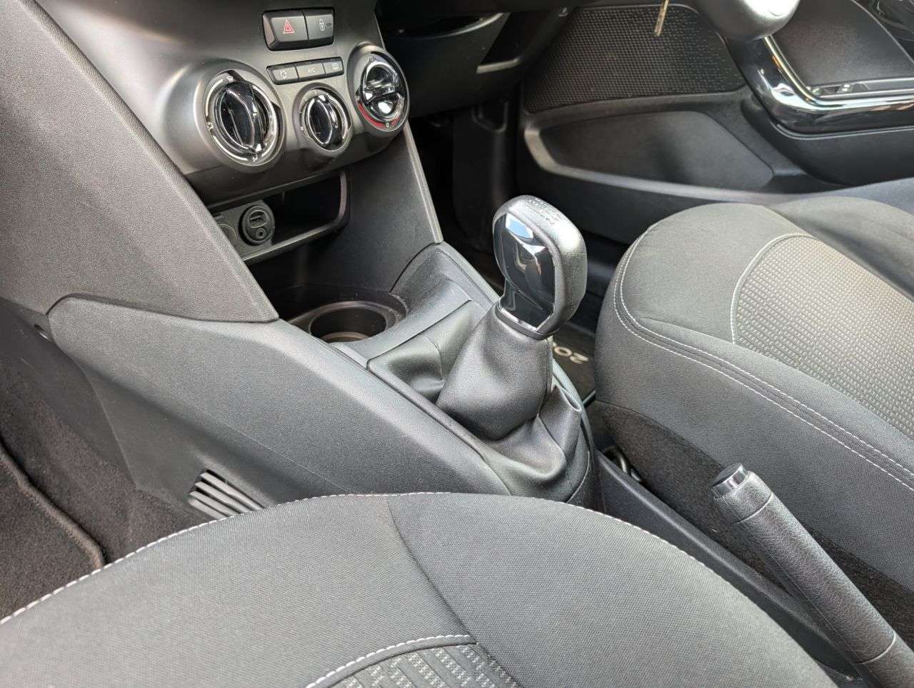 2017 PEUGEOT 208 2017 PEUGEOT 208