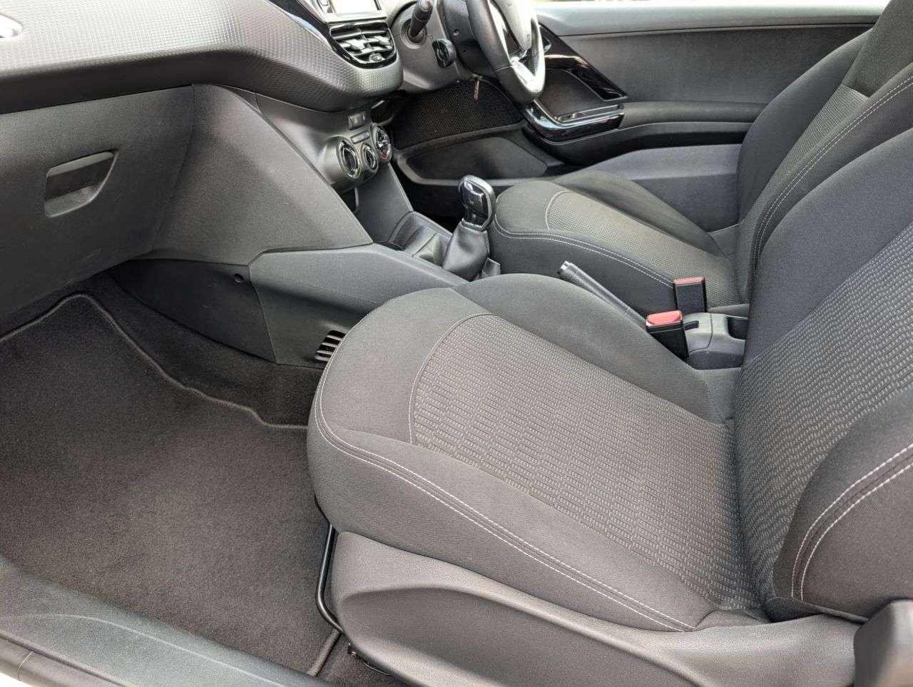 2017 PEUGEOT 208 2017 PEUGEOT 208