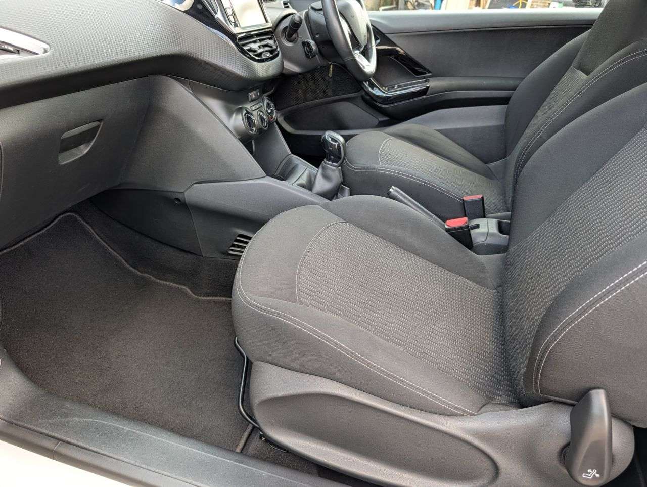 2017 PEUGEOT 208 2017 PEUGEOT 208