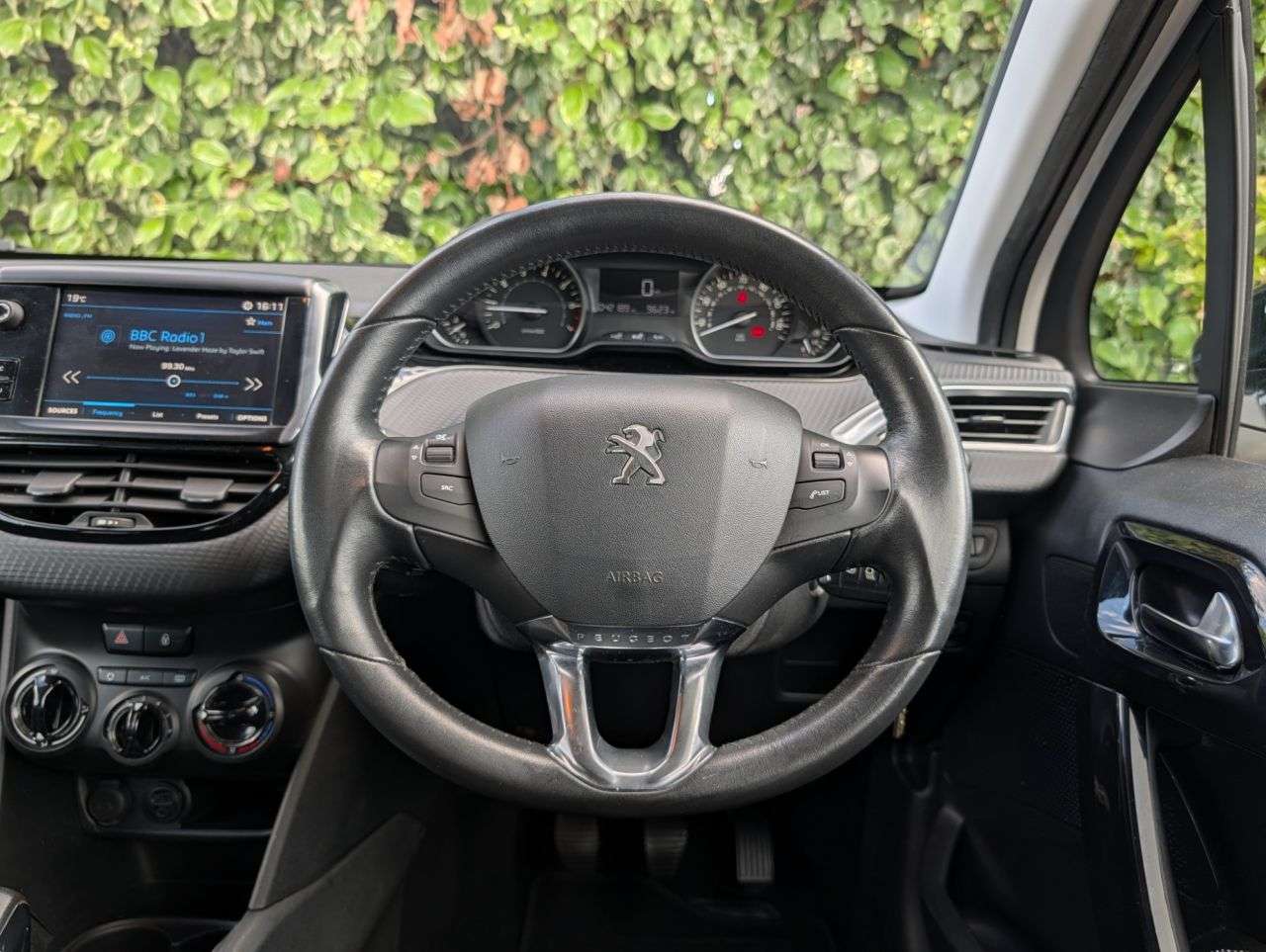 2017 PEUGEOT 208 2017 PEUGEOT 208