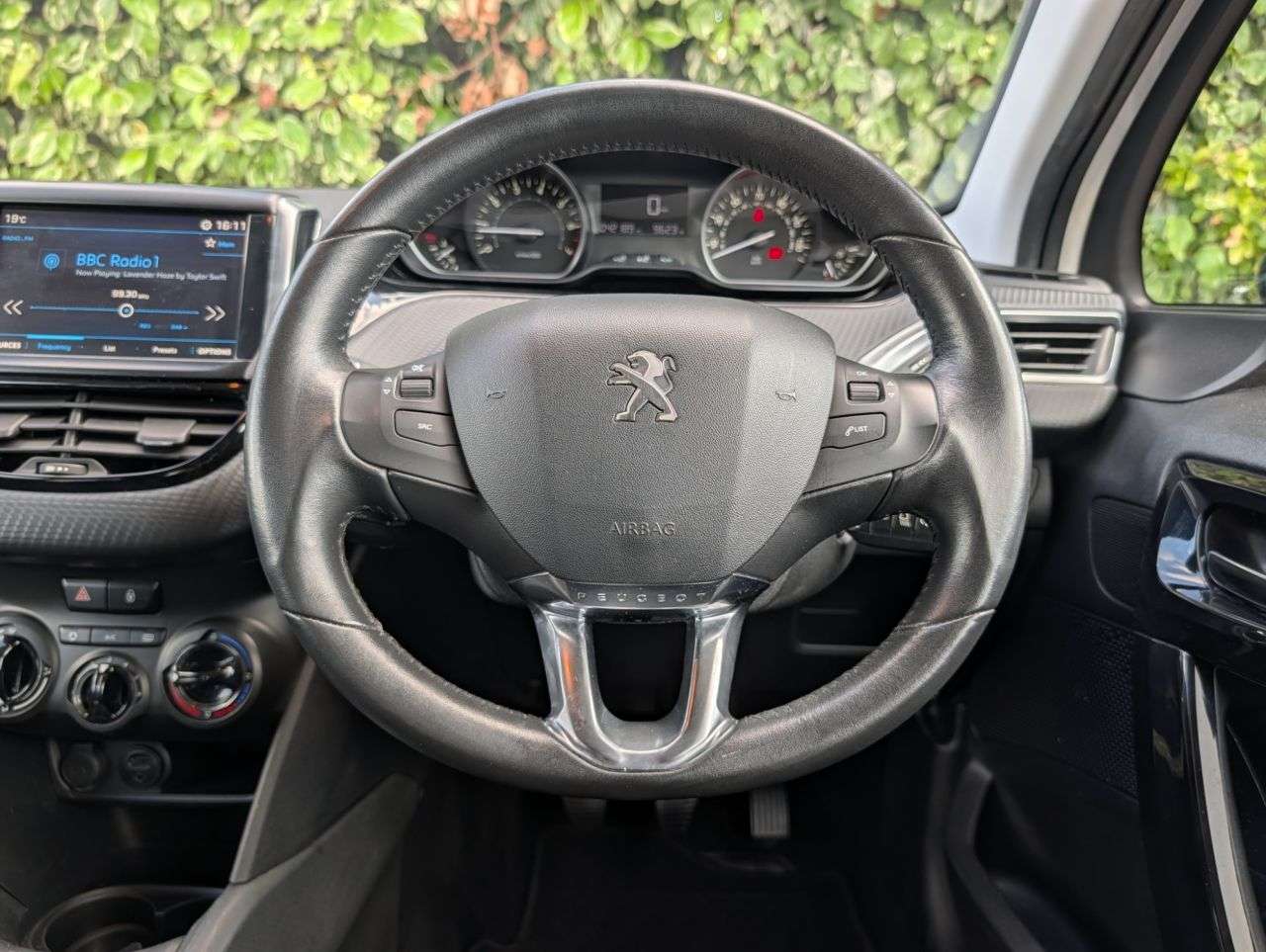 2017 PEUGEOT 208 2017 PEUGEOT 208