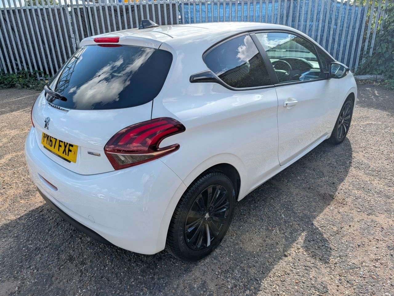 2017 PEUGEOT 208 2017 PEUGEOT 208