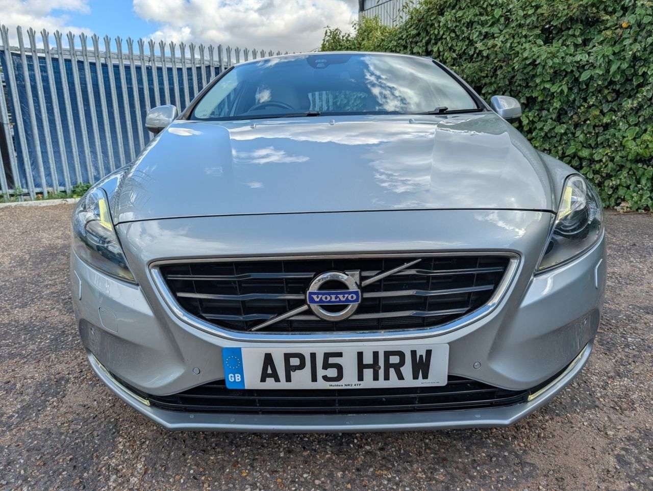 2015 VOLVO V40 2015 VOLVO V40