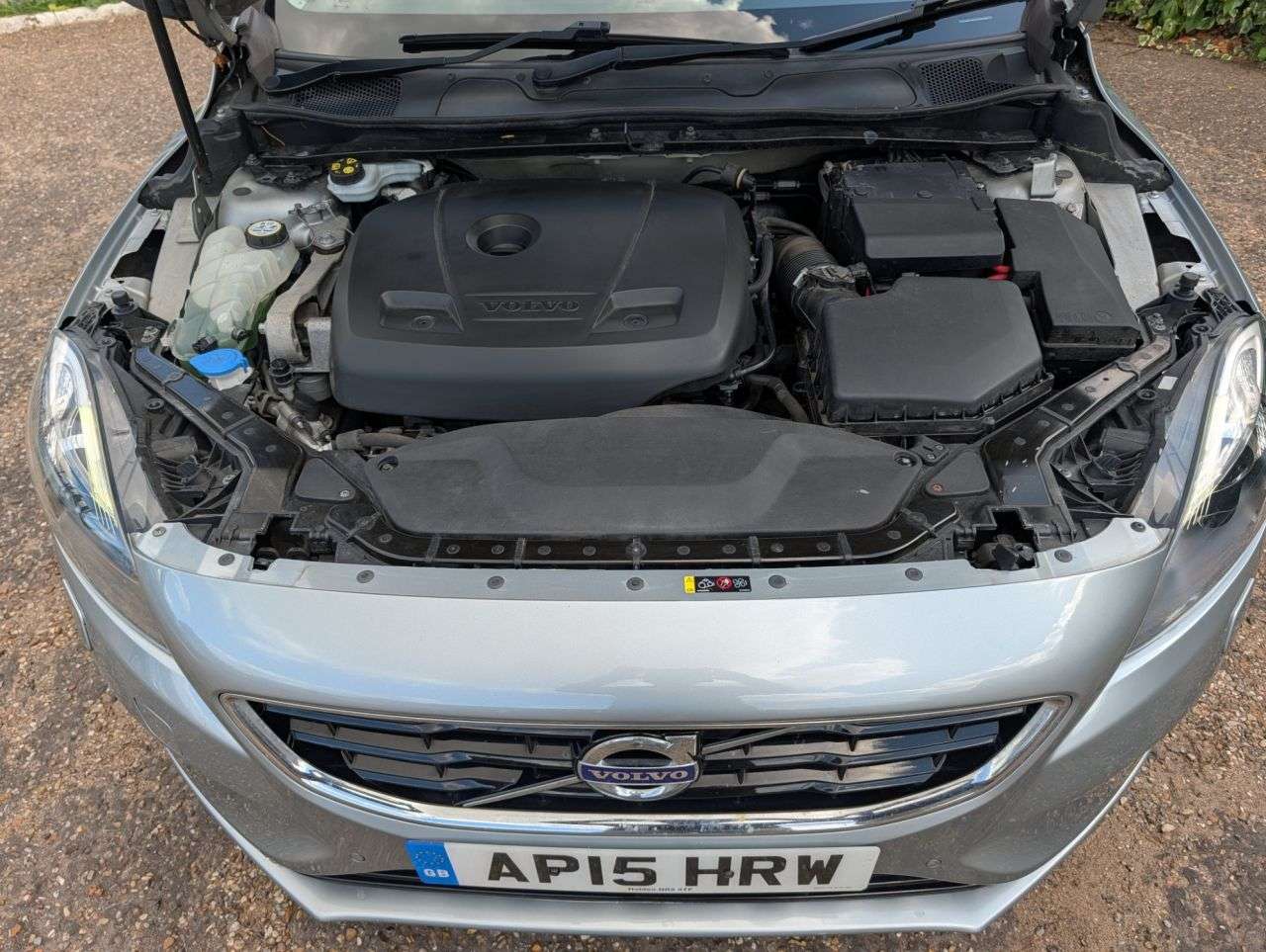 2015 VOLVO V40 2015 VOLVO V40