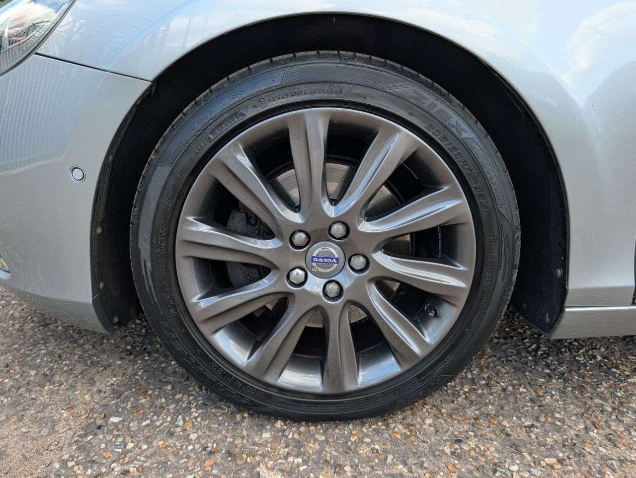 2015 VOLVO V40 2015 VOLVO V40