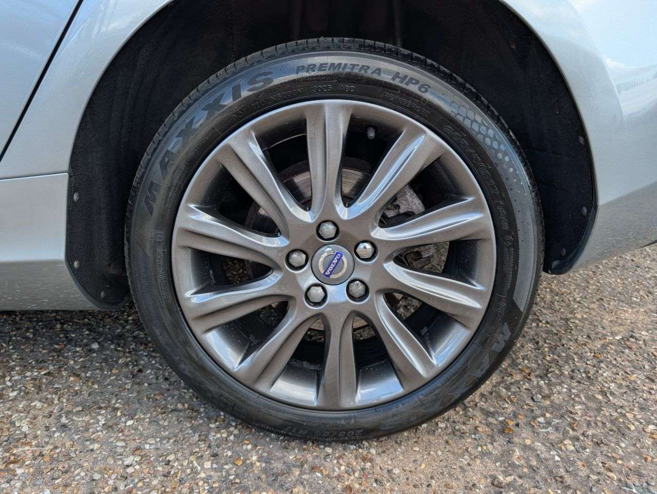 2015 VOLVO V40 2015 VOLVO V40