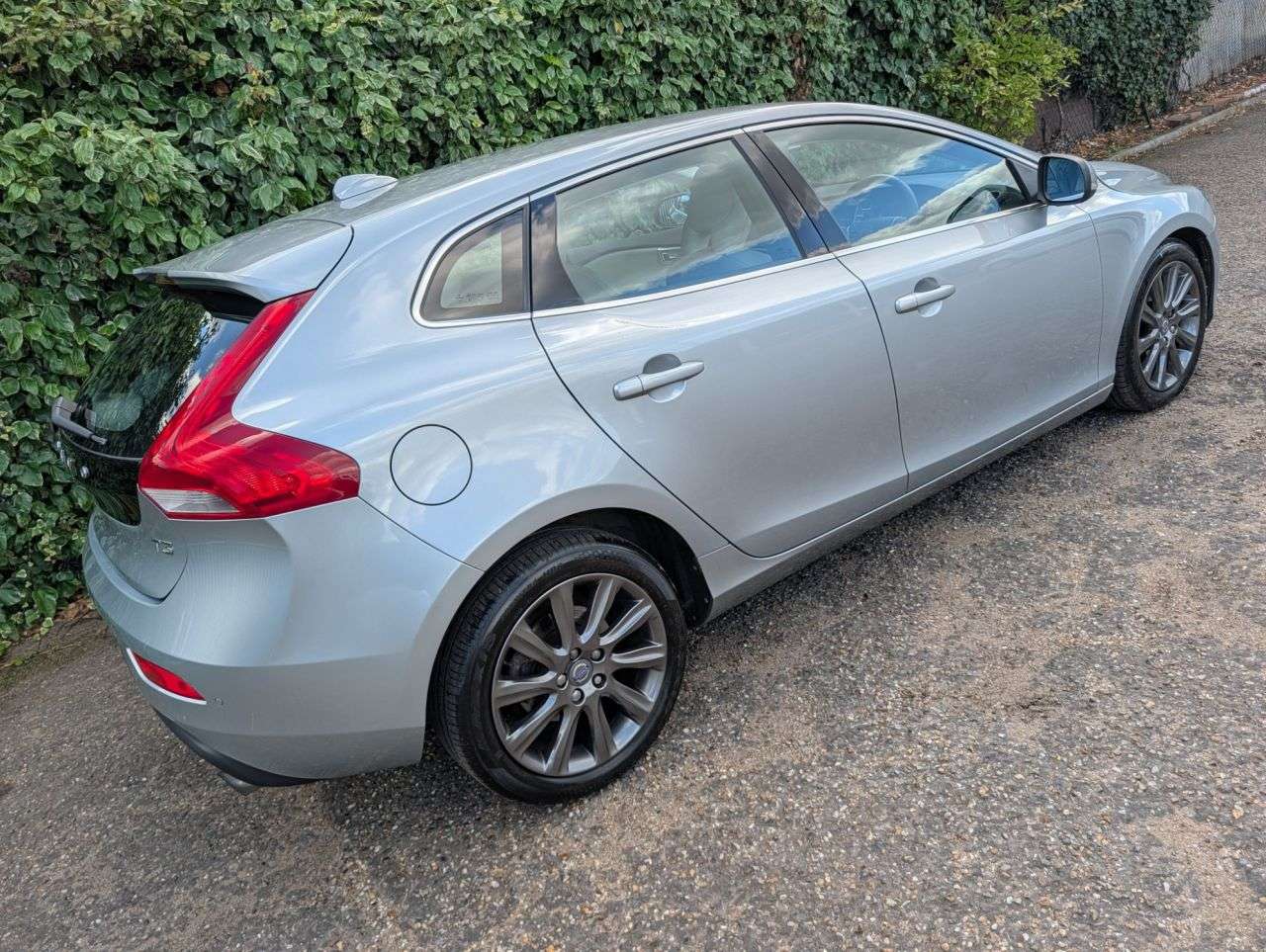 2015 VOLVO V40 2015 VOLVO V40
