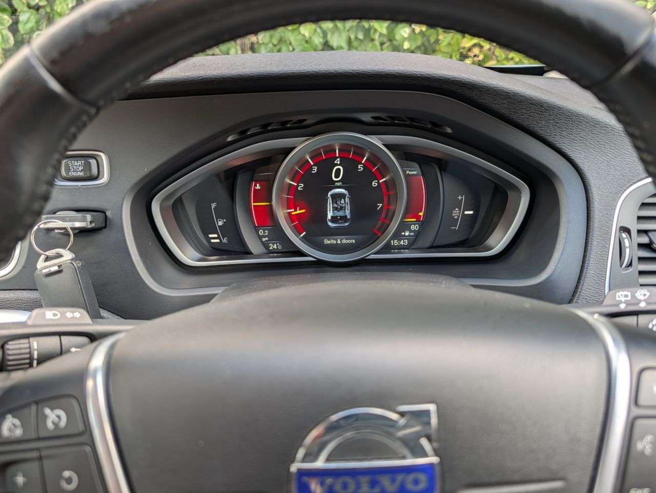 2015 VOLVO V40 2015 VOLVO V40