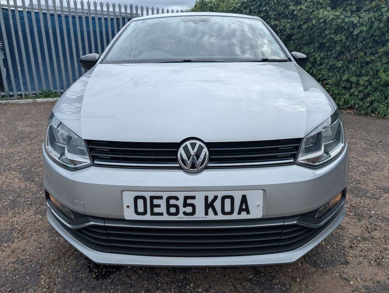 A 2015 VOLKSWAGEN POLO 1.2 TSI BlueMotion Tech SE Design Hatchback 5dr Petrol Manual Euro 6 (s/s) A 2015 VOLKSWAGEN POLO 1.2 TSI BlueMotion Tech SE Design Hatchback 5dr Petrol Manual Euro 6 (s/s)