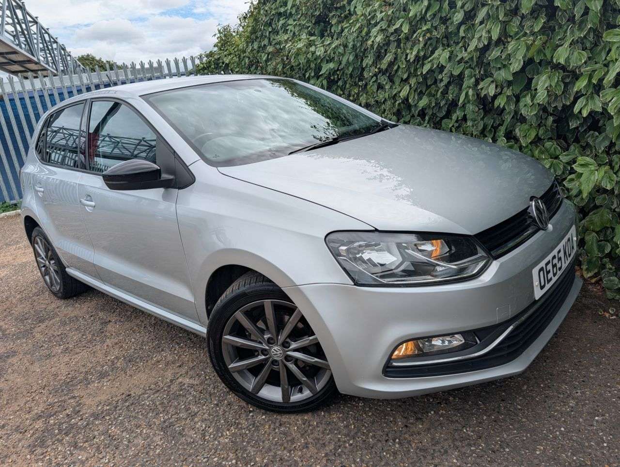 2015 VOLKSWAGEN POLO 2015 VOLKSWAGEN POLO