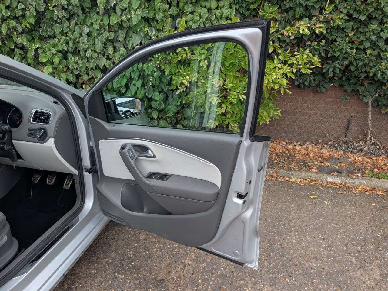 2015 VOLKSWAGEN POLO 2015 VOLKSWAGEN POLO