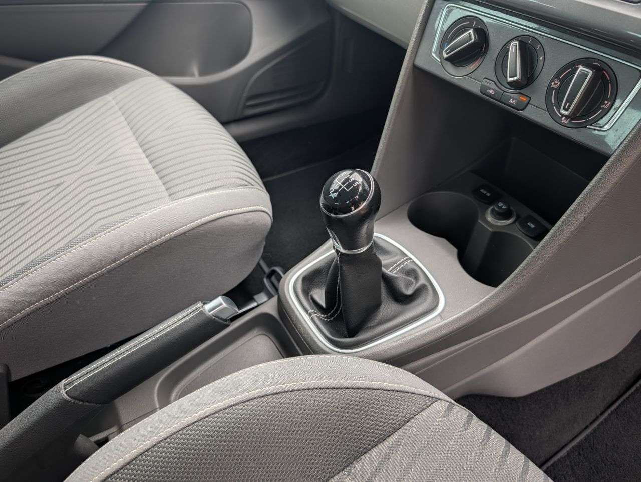 2015 VOLKSWAGEN POLO 2015 VOLKSWAGEN POLO