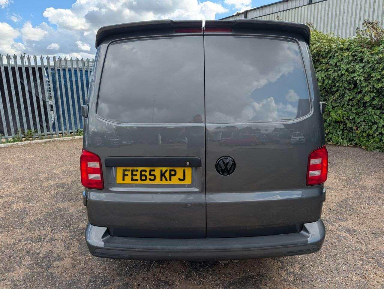 A 2015 VOLKSWAGEN TRANSPORTER 2.0 TDI T28 BlueMotion Tech Trendline Panel Van 5dr Diesel Manual FWD SWB E A 2015 VOLKSWAGEN TRANSPORTER 2.0 TDI T28 BlueMotion Tech Trendline Panel Van 5dr Diesel Manual FWD SWB E