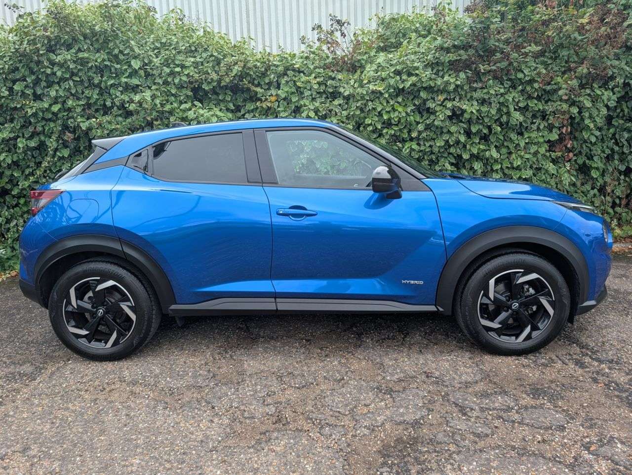 A 2023 NISSAN JUKE 1.6 N-Connecta SUV 5dr Petrol Hybrid Auto Euro 6 (143 ps) LowMiles FullHist A 2023 NISSAN JUKE 1.6 N-Connecta SUV 5dr Petrol Hybrid Auto Euro 6 (143 ps) LowMiles FullHist