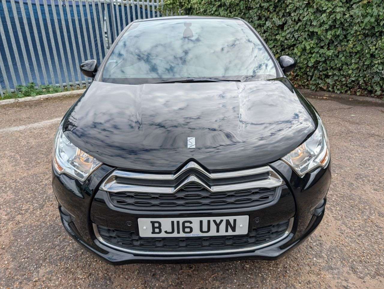A 2016 CITROEN DS4 2.0 BlueHDi DSport Hatchback 5dr Diesel Manual Euro 6 (s/s) (150 ps) Low Mi A 2016 CITROEN DS4 2.0 BlueHDi DSport Hatchback 5dr Diesel Manual Euro 6 (s/s) (150 ps) Low Mi