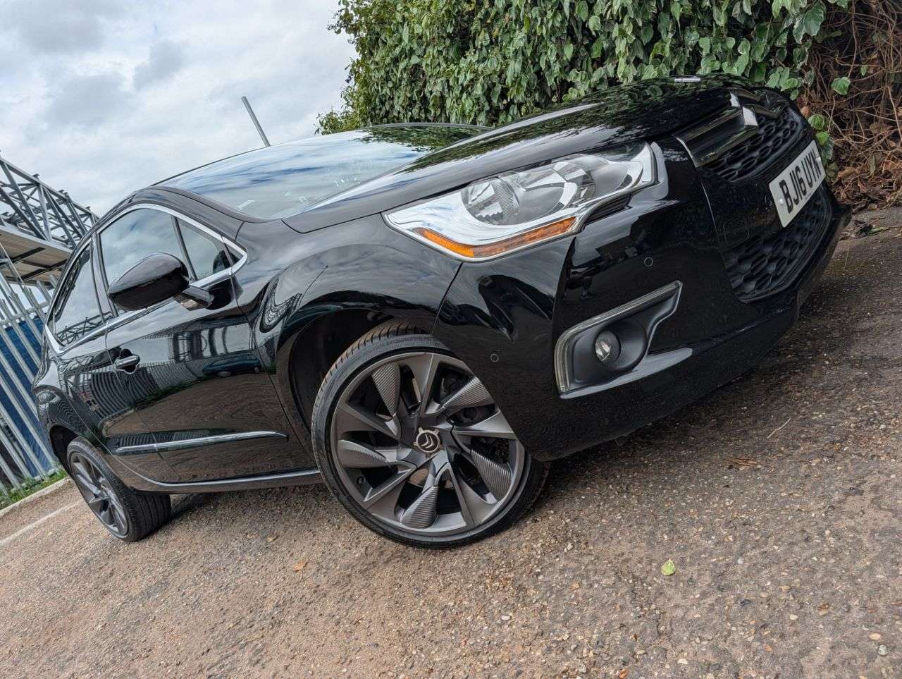 A 2016 CITROEN DS4 2.0 BlueHDi DSport Hatchback 5dr Diesel Manual Euro 6 (s/s) (150 ps) Low Mi A 2016 CITROEN DS4 2.0 BlueHDi DSport Hatchback 5dr Diesel Manual Euro 6 (s/s) (150 ps) Low Mi