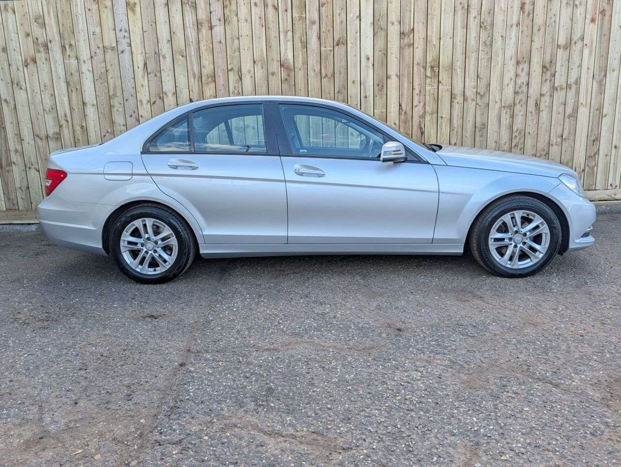A 2012 MERCEDES-BENZ C CLASS 2.1 C220 CDI BlueEfficiency Executive SE Saloon 4dr Diesel G-Tronic+ Euro 5 A 2012 MERCEDES-BENZ C CLASS 2.1 C220 CDI BlueEfficiency Executive SE Saloon 4dr Diesel G-Tronic+ Euro 5