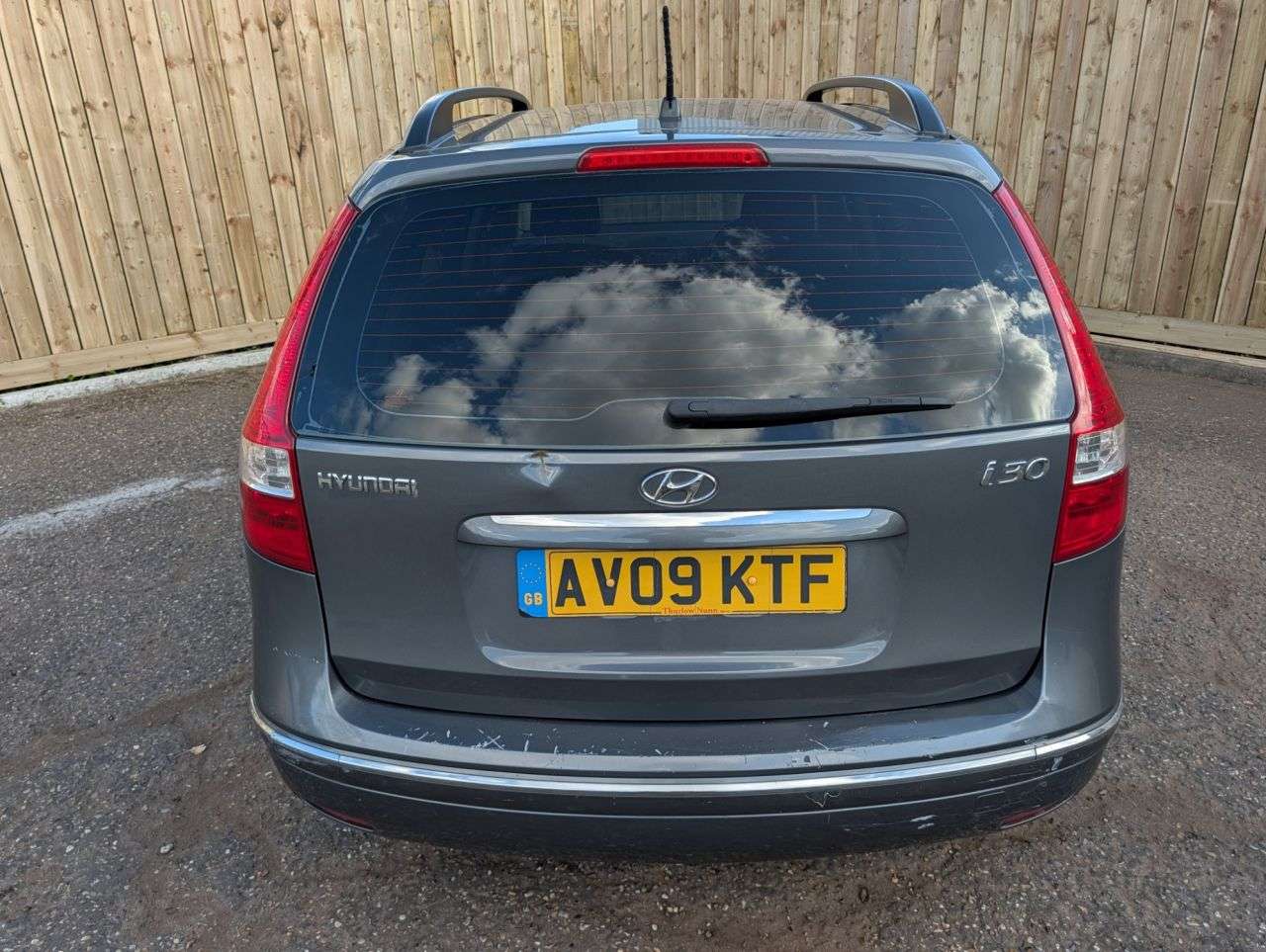 A 2009 HYUNDAI I30 1.6 CRDi Comfort Estate 5dr Diesel Manual Euro 4 (115 ps) Recent Service An A 2009 HYUNDAI I30 1.6 CRDi Comfort Estate 5dr Diesel Manual Euro 4 (115 ps) Recent Service An