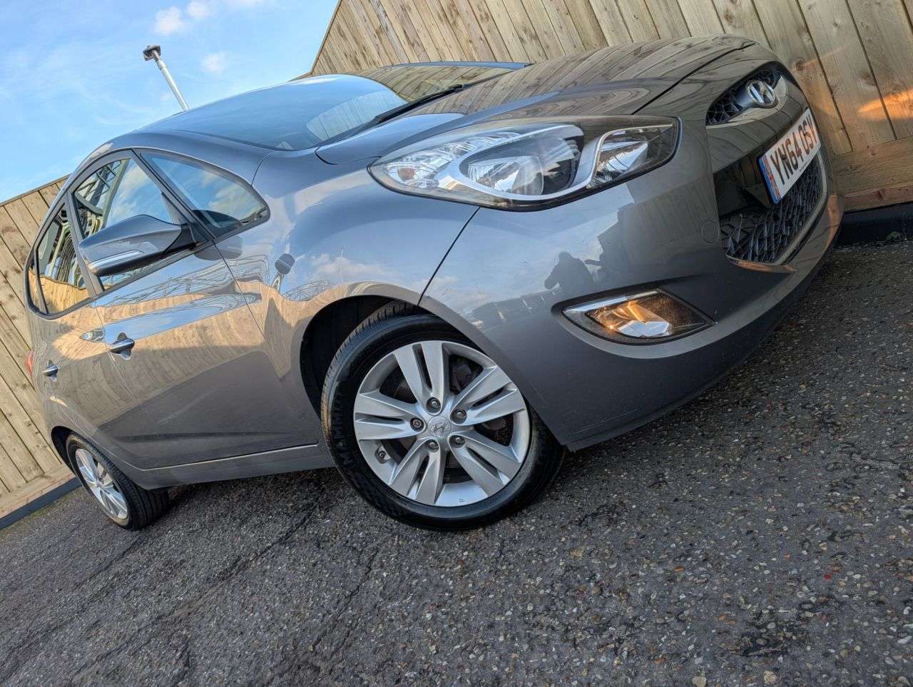 A 2014 HYUNDAI IX20 1.4 Style Hatchback 5dr Petrol Manual Euro 5 (90 bhp) Pan Roof - Recent Tyr A 2014 HYUNDAI IX20 1.4 Style Hatchback 5dr Petrol Manual Euro 5 (90 bhp) Pan Roof - Recent Tyr