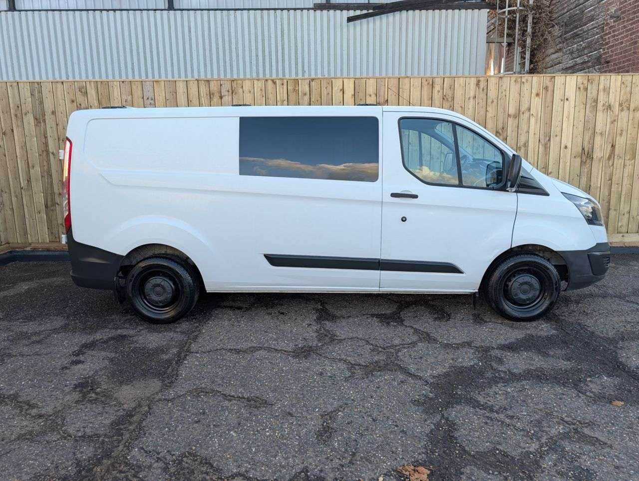 A 2017 FORD TRANSIT CUSTOM 2.0 TDCi 310 Panel Van 5dr Diesel Manual L2 H1 (157 g/km, 104 bhp) History A 2017 FORD TRANSIT CUSTOM 2.0 TDCi 310 Panel Van 5dr Diesel Manual L2 H1 (157 g/km, 104 bhp) History