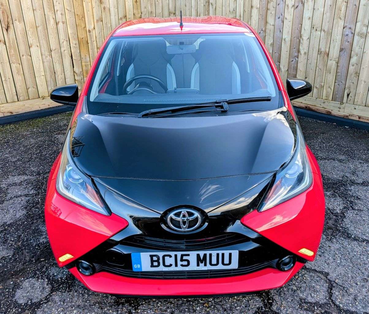 A 2015 TOYOTA AYGO 1.0 VVT-i x-play Hatchback 5dr Petrol Manual Euro 5 Euro 5 (68 ps) Ideal Re A 2015 TOYOTA AYGO 1.0 VVT-i x-play Hatchback 5dr Petrol Manual Euro 5 Euro 5 (68 ps) Ideal Re