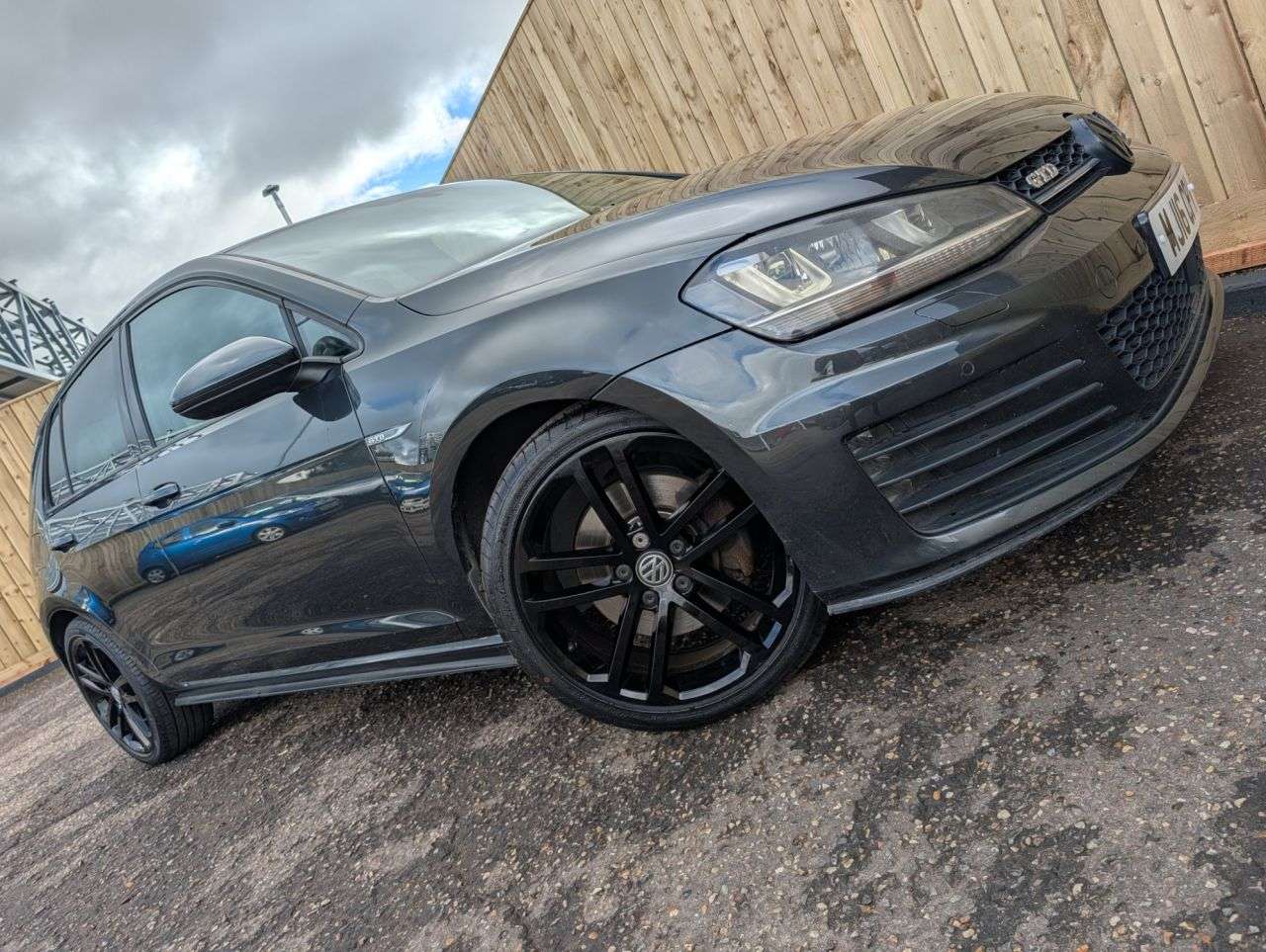 A 2016 VOLKSWAGEN GOLF 2.0 TDI BlueMotion Tech GTD Hatchback 5dr Diesel DSG Euro 6 (s/s) (184 ps) A 2016 VOLKSWAGEN GOLF 2.0 TDI BlueMotion Tech GTD Hatchback 5dr Diesel DSG Euro 6 (s/s) (184 ps)
