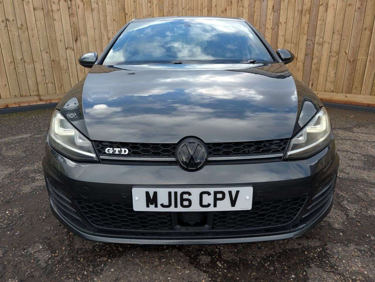 A 2016 VOLKSWAGEN GOLF 2.0 TDI BlueMotion Tech GTD Hatchback 5dr Diesel DSG Euro 6 (s/s) (184 ps) A 2016 VOLKSWAGEN GOLF 2.0 TDI BlueMotion Tech GTD Hatchback 5dr Diesel DSG Euro 6 (s/s) (184 ps)