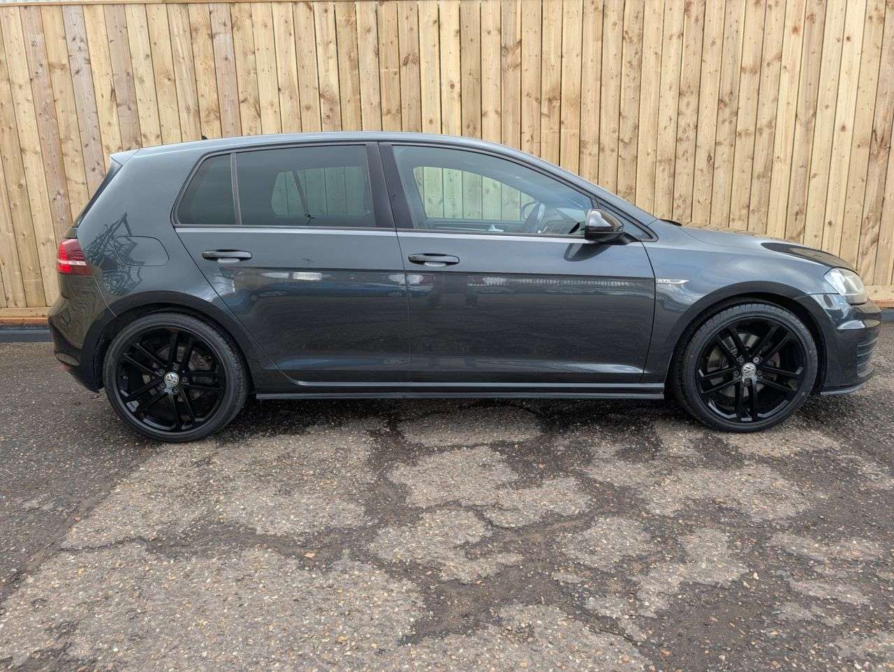 A 2016 VOLKSWAGEN GOLF 2.0 TDI BlueMotion Tech GTD Hatchback 5dr Diesel DSG Euro 6 (s/s) (184 ps) A 2016 VOLKSWAGEN GOLF 2.0 TDI BlueMotion Tech GTD Hatchback 5dr Diesel DSG Euro 6 (s/s) (184 ps)