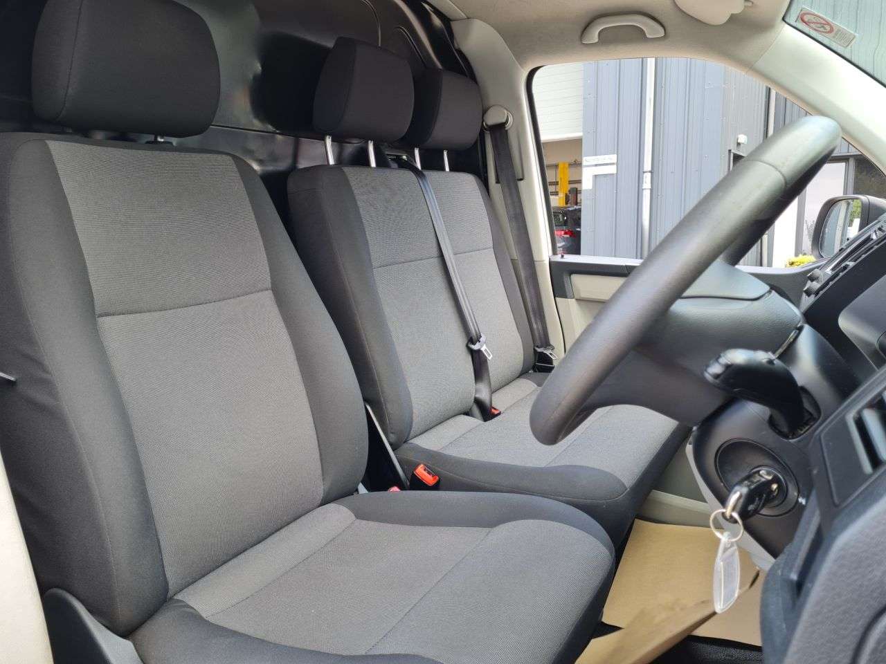 A 2019 VOLKSWAGEN TRANSPORTER T28 TDI P/V STARTLINE A 2019 VOLKSWAGEN TRANSPORTER T28 TDI P/V STARTLINE