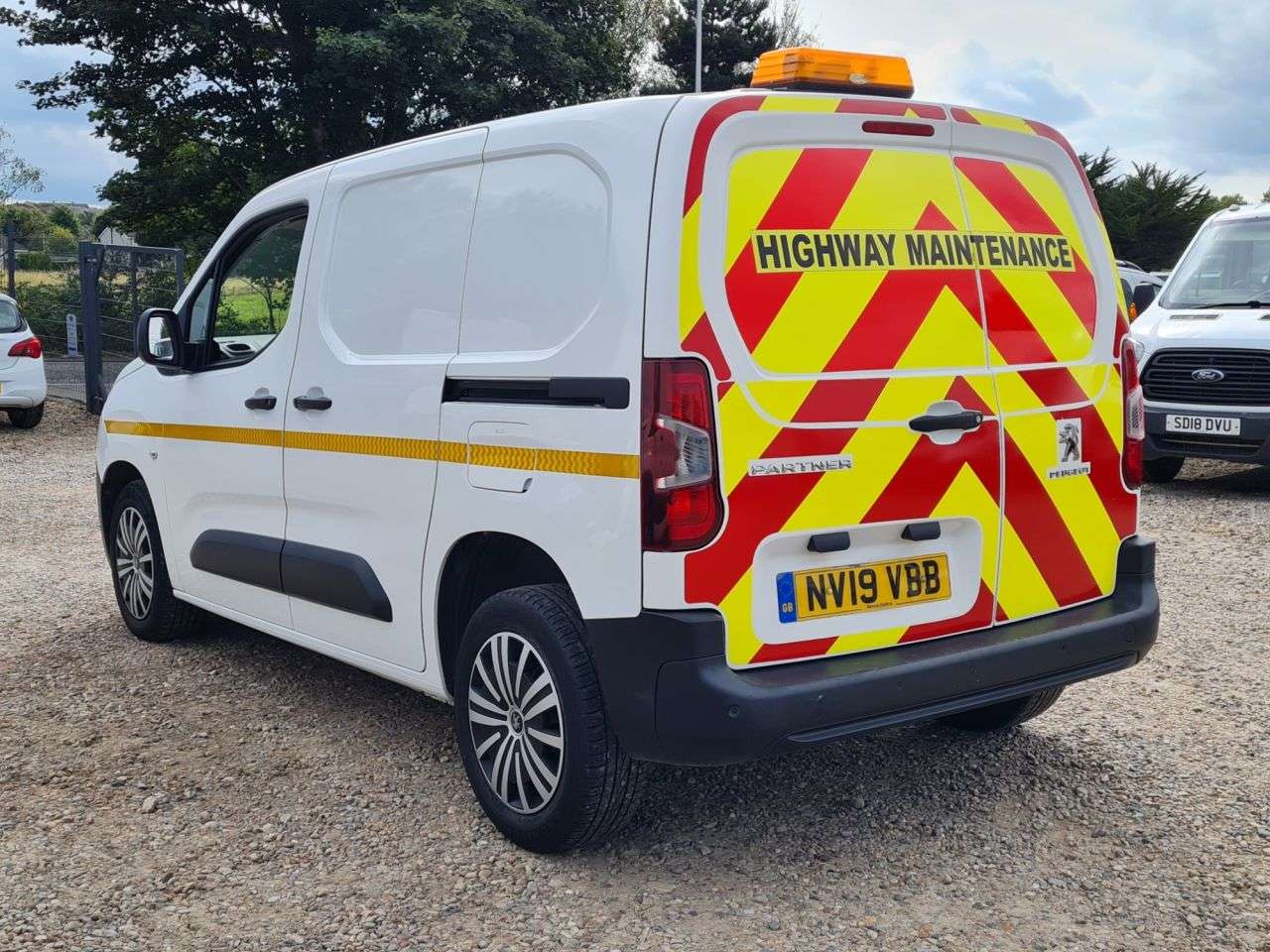 A 2019 PEUGEOT PARTNER 1.6 BLUEHDI PROFESSIONAL L1 100 BHP A 2019 PEUGEOT PARTNER 1.6 BLUEHDI PROFESSIONAL L1 100 BHP