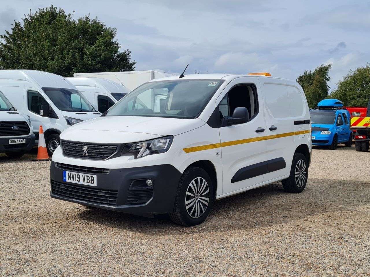 A 2019 PEUGEOT PARTNER 1.6 BLUEHDI PROFESSIONAL L1 100 BHP A 2019 PEUGEOT PARTNER 1.6 BLUEHDI PROFESSIONAL L1 100 BHP