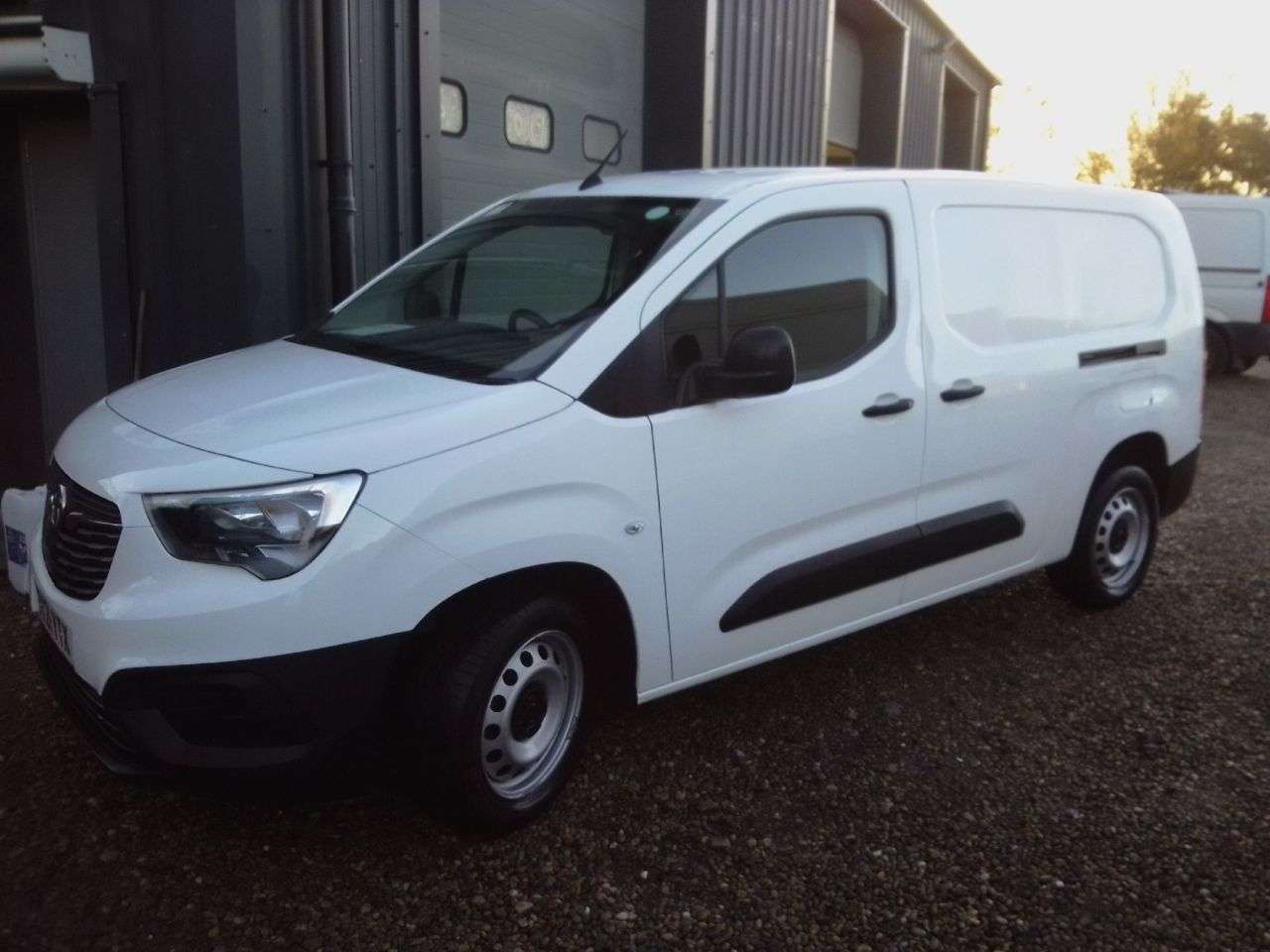 A 2021 VAUXHALL COMBO 1.5 L2H1 2300 DYNAMIC 101 BHP A 2021 VAUXHALL COMBO 1.5 L2H1 2300 DYNAMIC 101 BHP